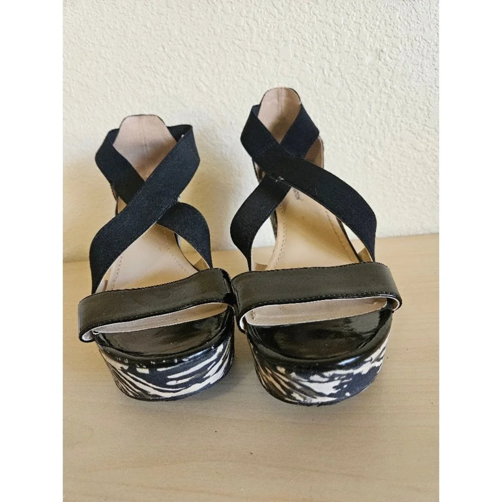 BCBGeneration Womens Zebra Print Wedge Sandals Black Patent Elastic Straps Sz 8